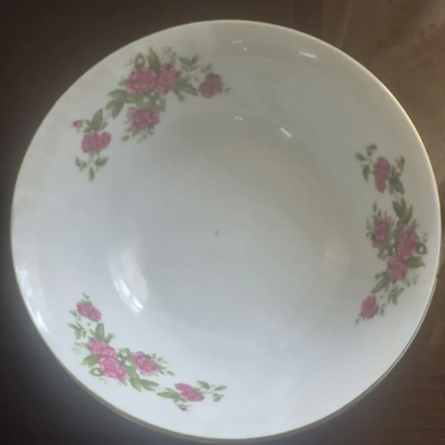 کاسه میوه یا سالاد گلسرخی