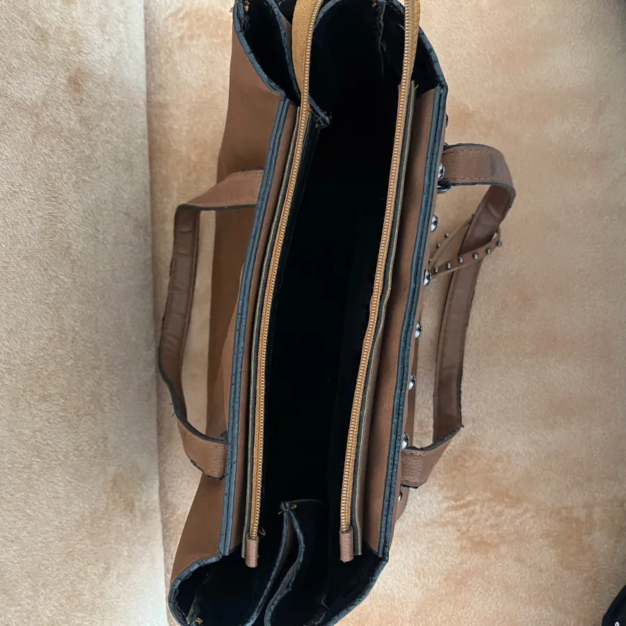 کیف قهوه ای