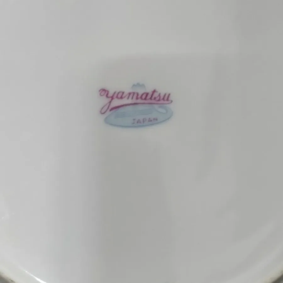 بشقاب گل سرخی