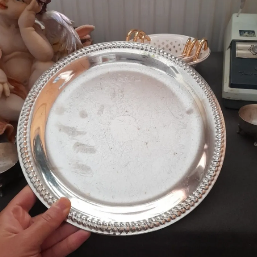 قوری و فنجان کوچک