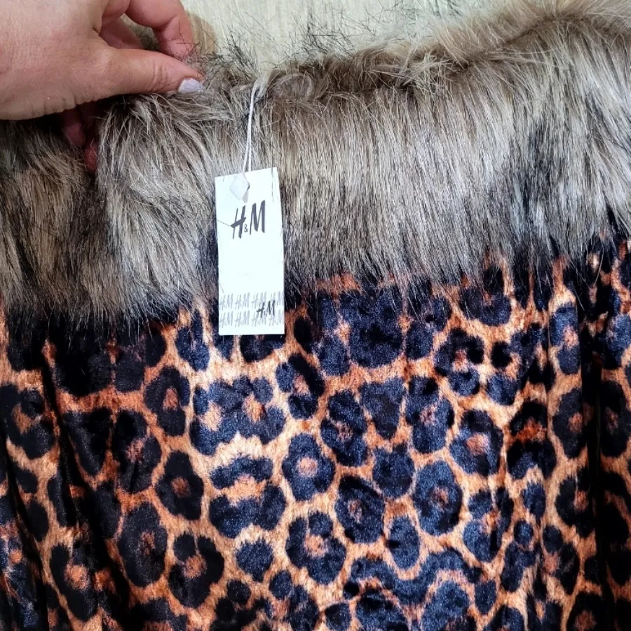 بادی مخمل پلنگی h&m
