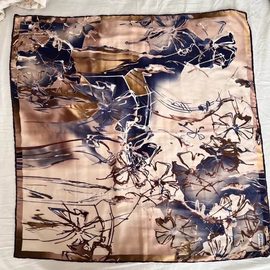 روسری طرحدار هنری