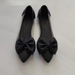 کفش عروسکی