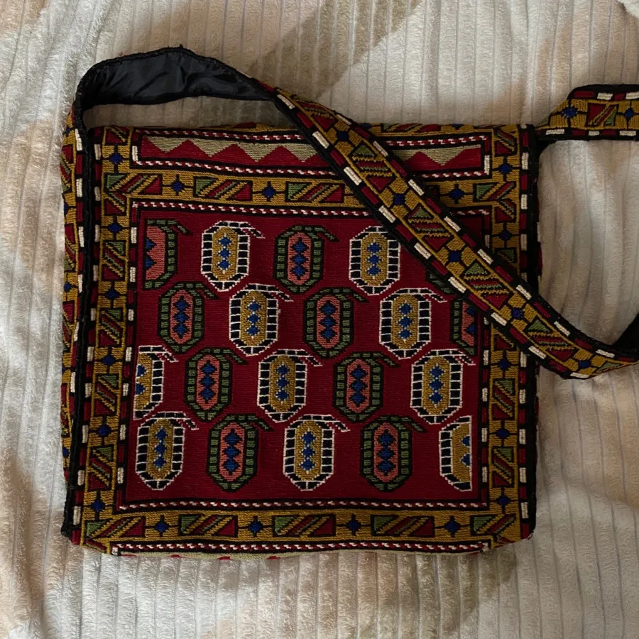 کیف سنتی فرش، صنایع دستی