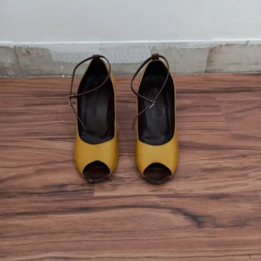 کفش مجلسی پاشنه دار