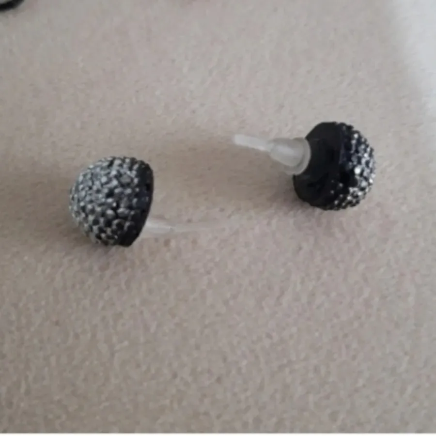 گوشواره و گل گوش