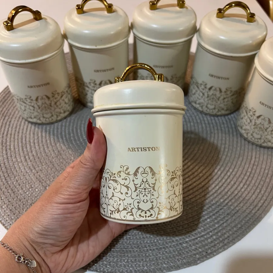 جاادویه ARTISTON