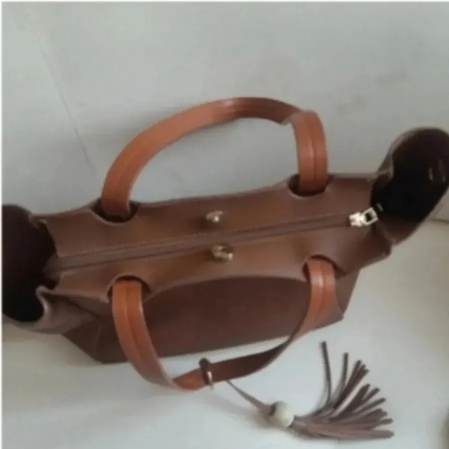 کیف چرم عسلی