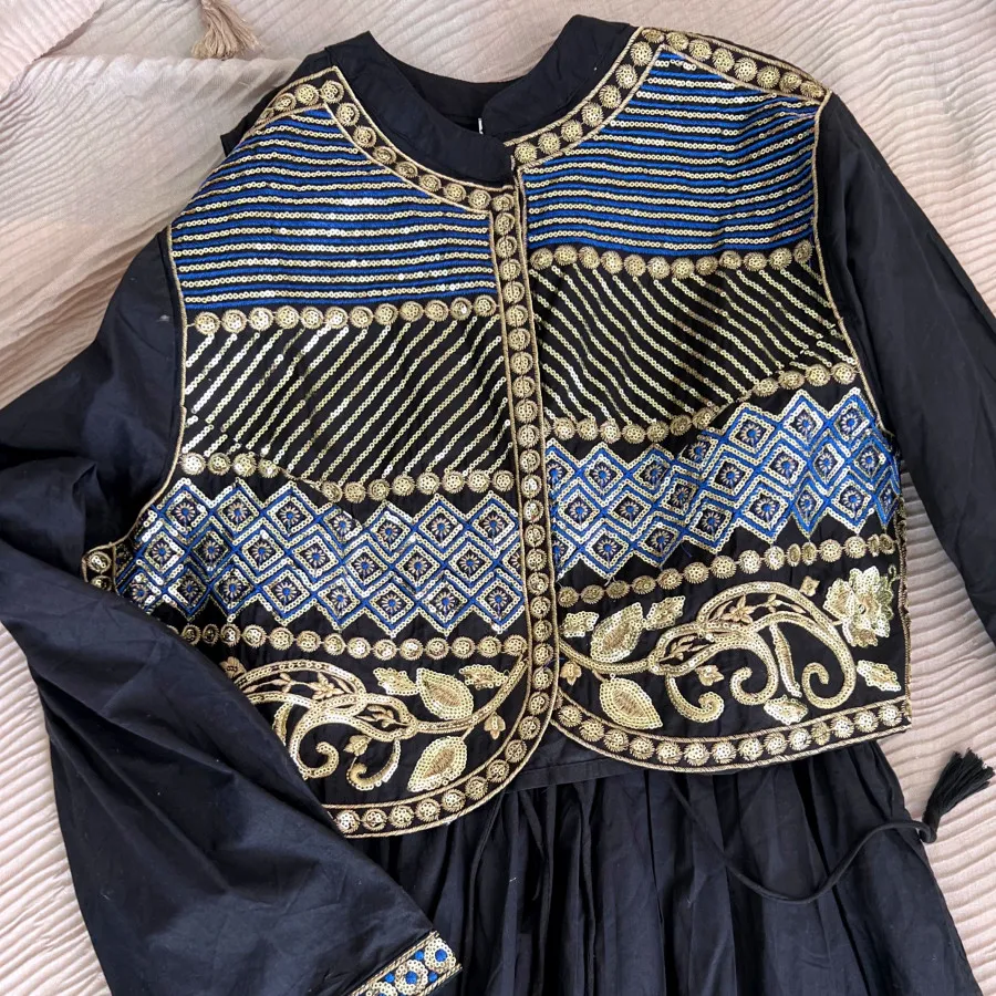 کت سارافون لینن