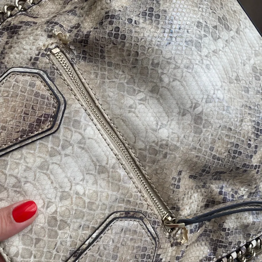 کیف Guess