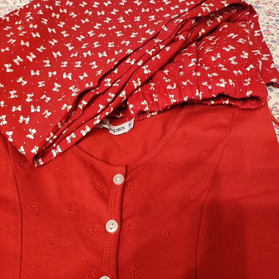 بلوز گوجه ای