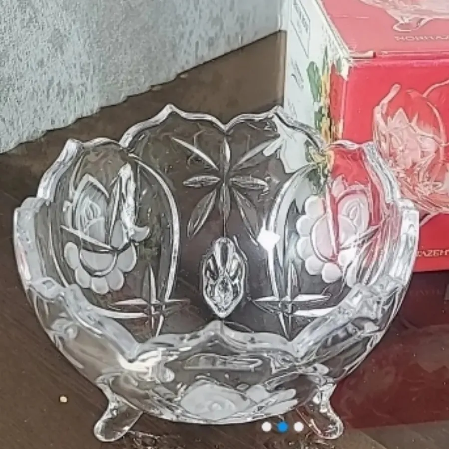 شکلات خوری سوگا ژاپن رزیخ