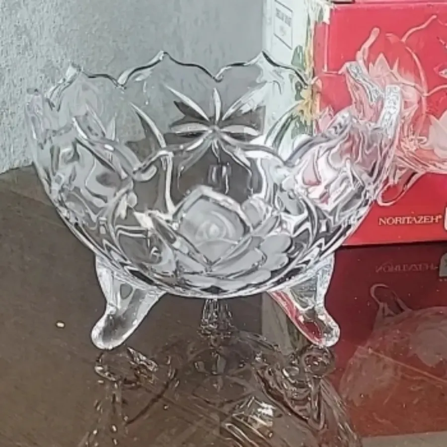 شکلات خوری سوگا ژاپن رزیخ
