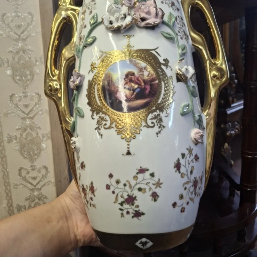 گلدان گلبرجسته 36 سانت