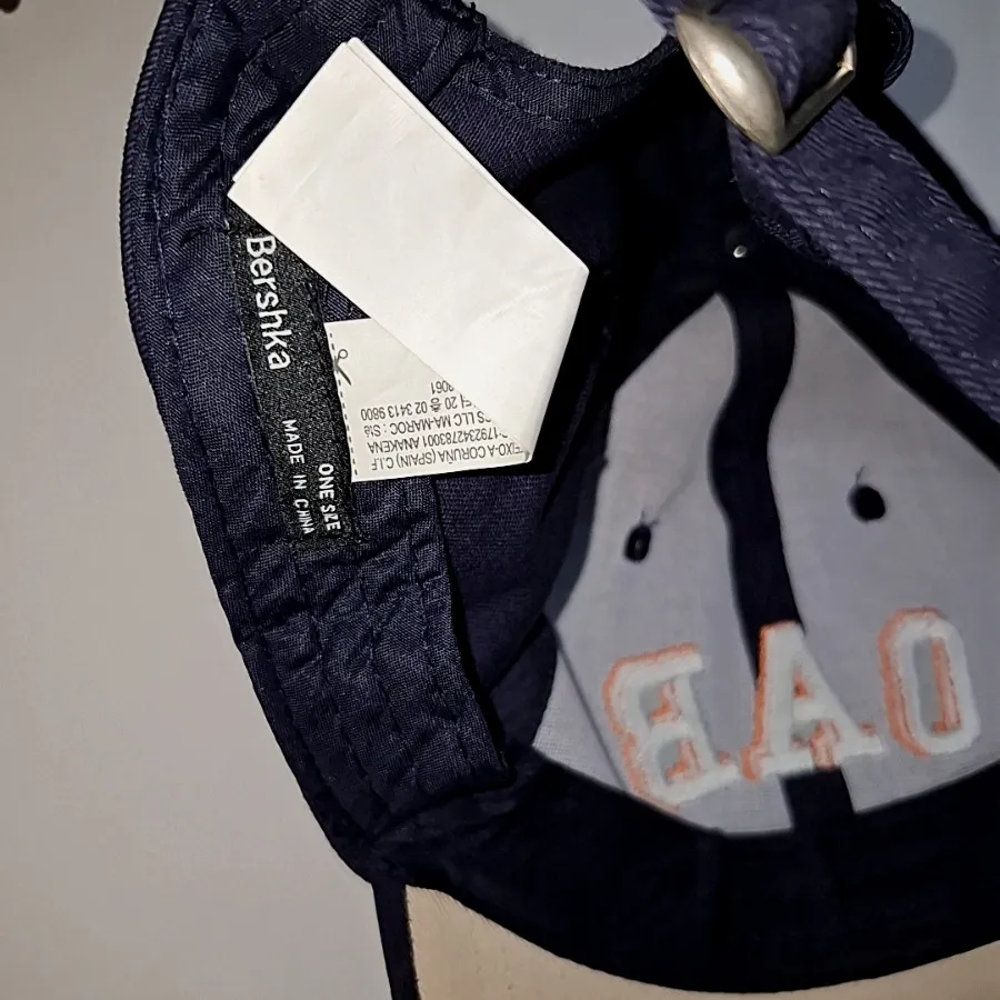 کلاه لبه دار bershka