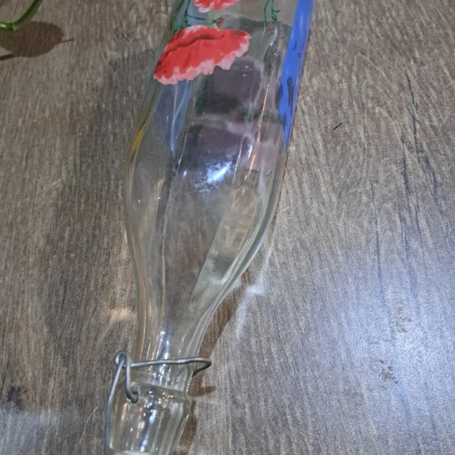 بطری اب طرح گل در قفلی