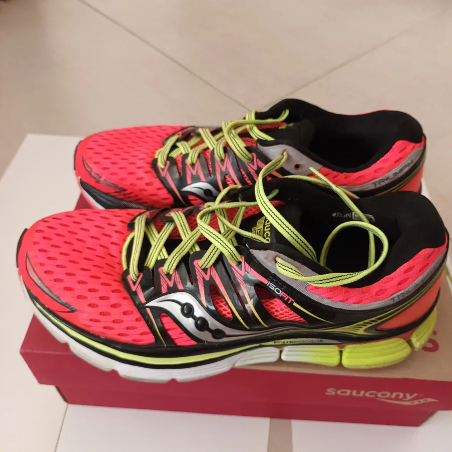 کفش اسپرت saucony
