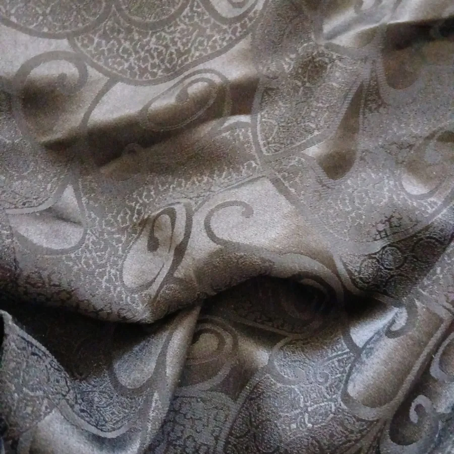 چادر مشکی دوخته شده