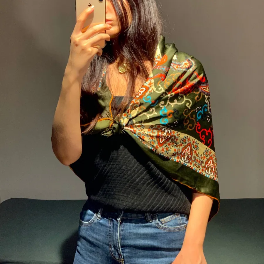 روسری زنانه