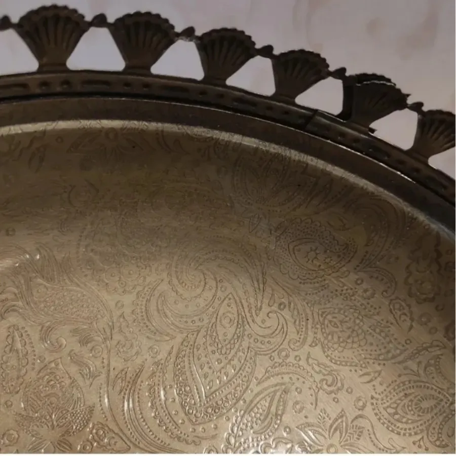 ظرف پایه دار فلزی