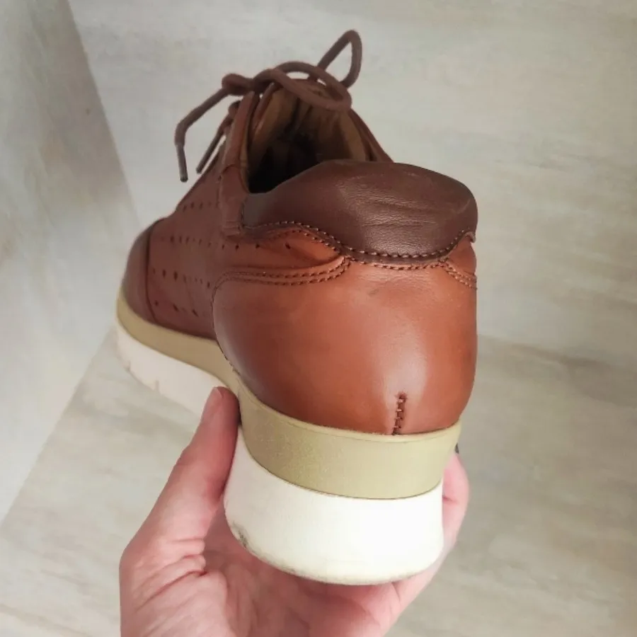 کفش چرم قهوه ای