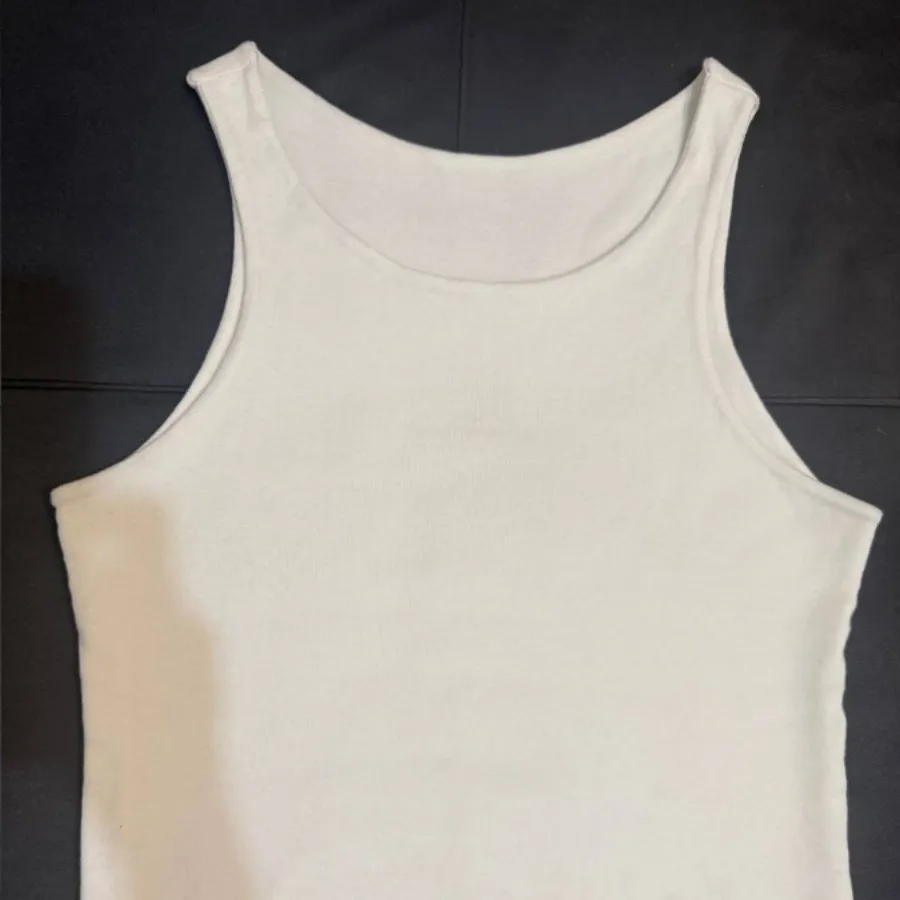 کراپ تاپ نیمتنه سفید
