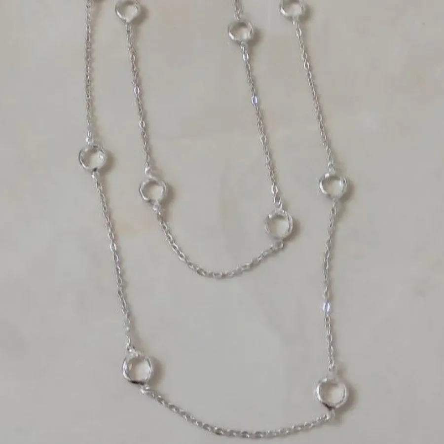 گردنبند رو مانتویی