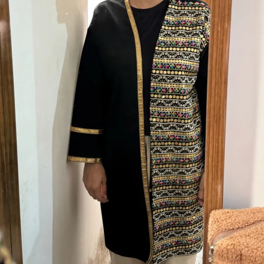 مانتو مشکی سوزن دوزی شده