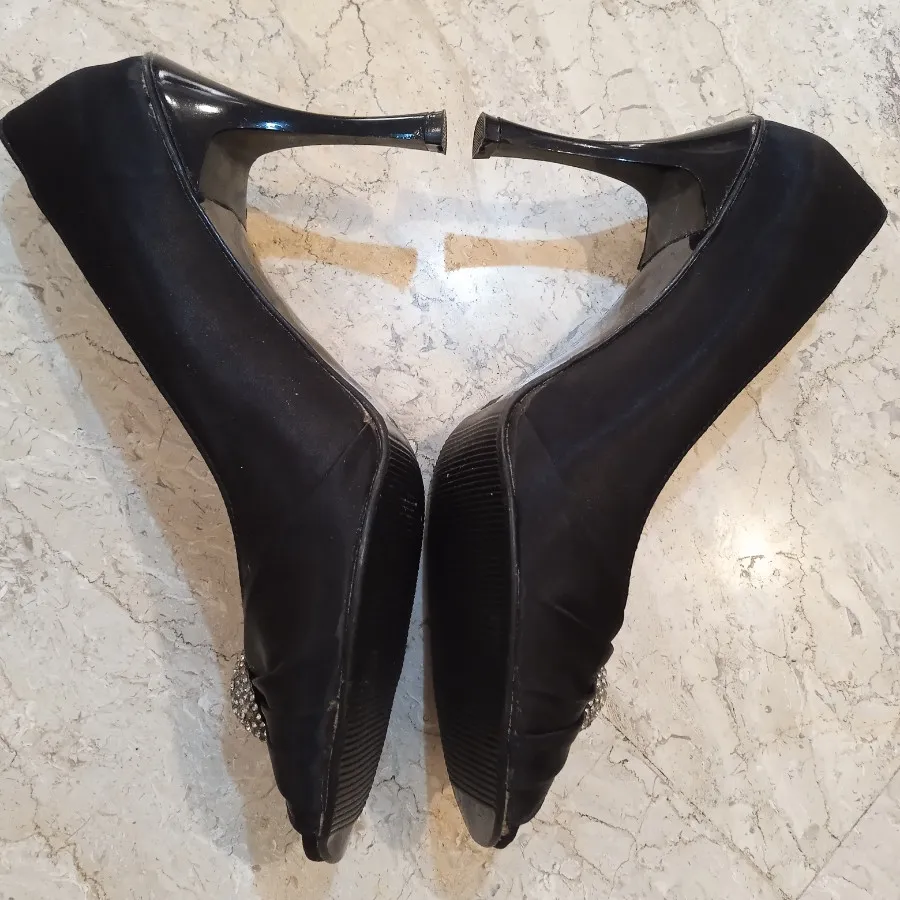 کفش پاشنه دار