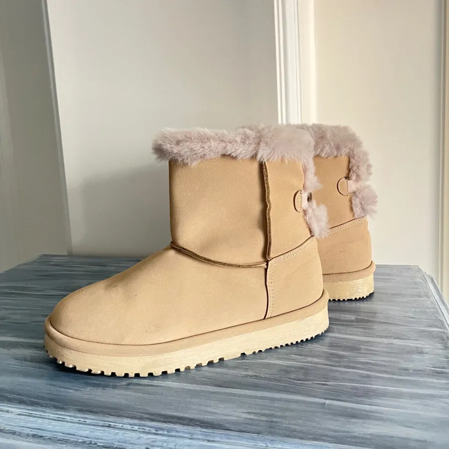 نیم بوت طرح Ugg