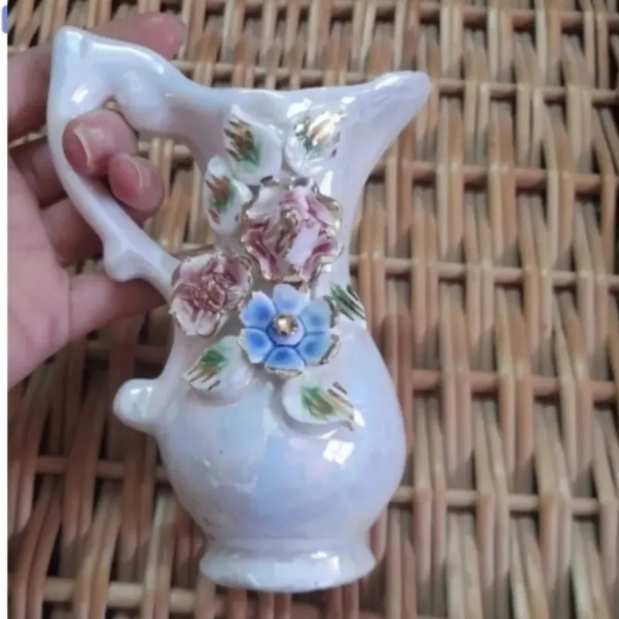 پارچ کوچک قدیمی