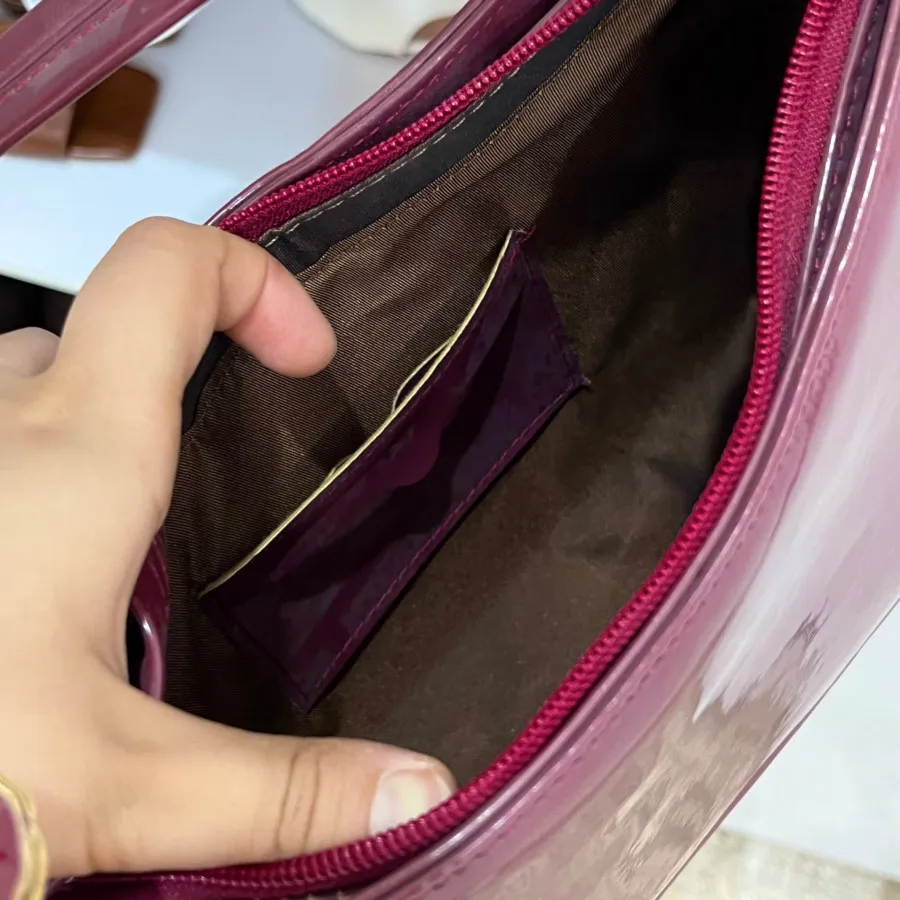 کیف زرشکی