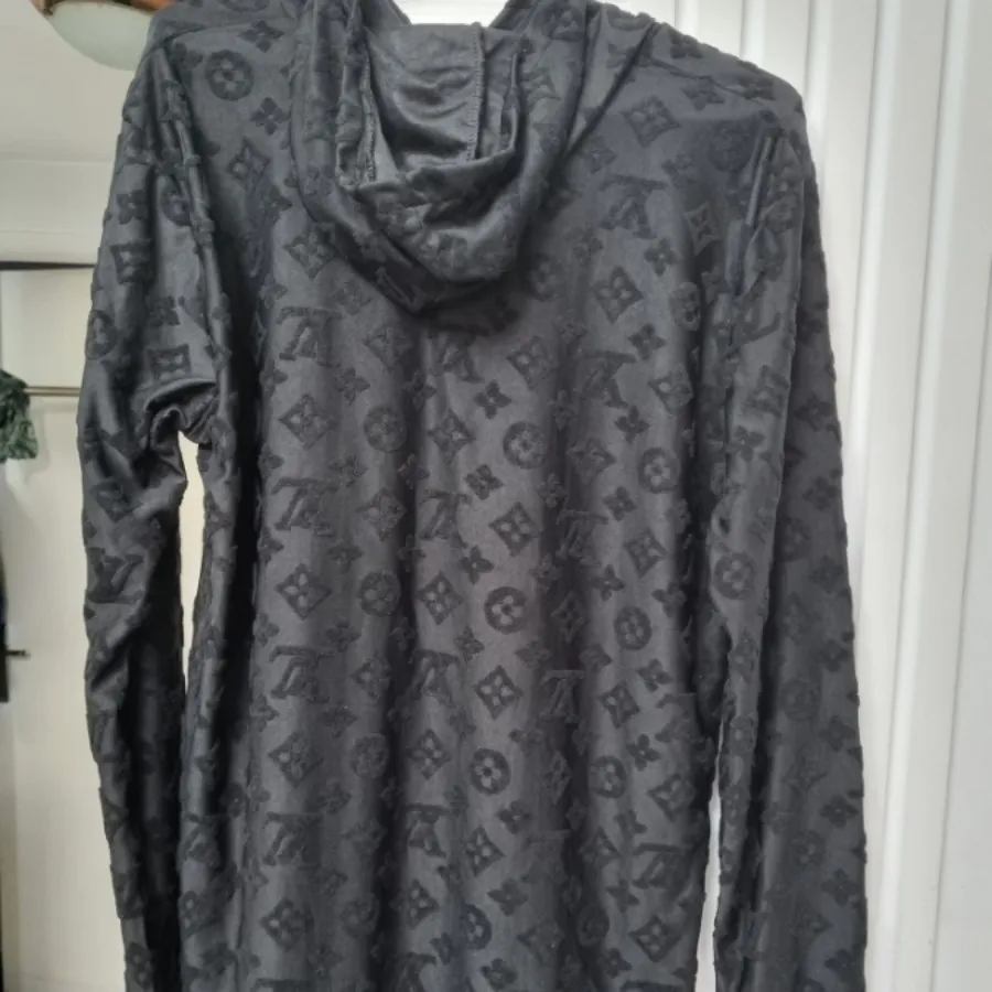 هودی کلاهدار LV نو