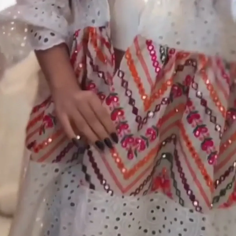 مانتو عروسکی سفید