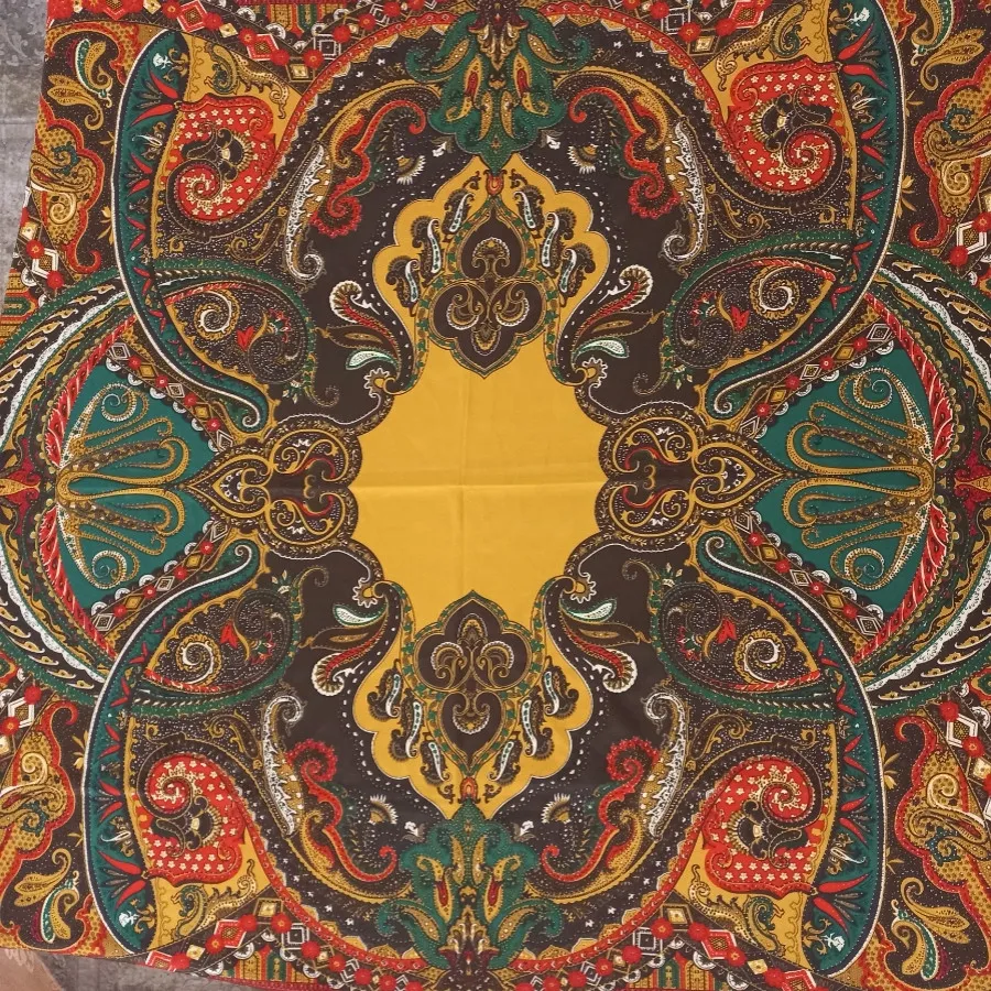 روسری چهار گوش
