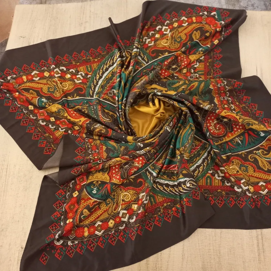 روسری چهار گوش
