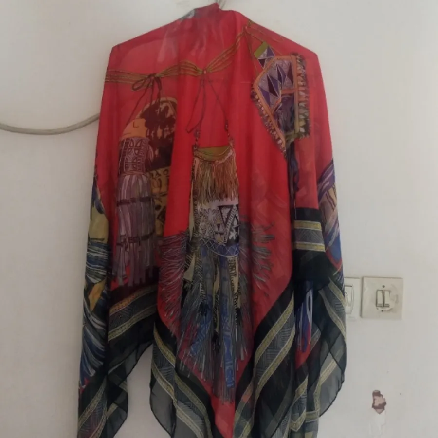 روسری قرمز حریر