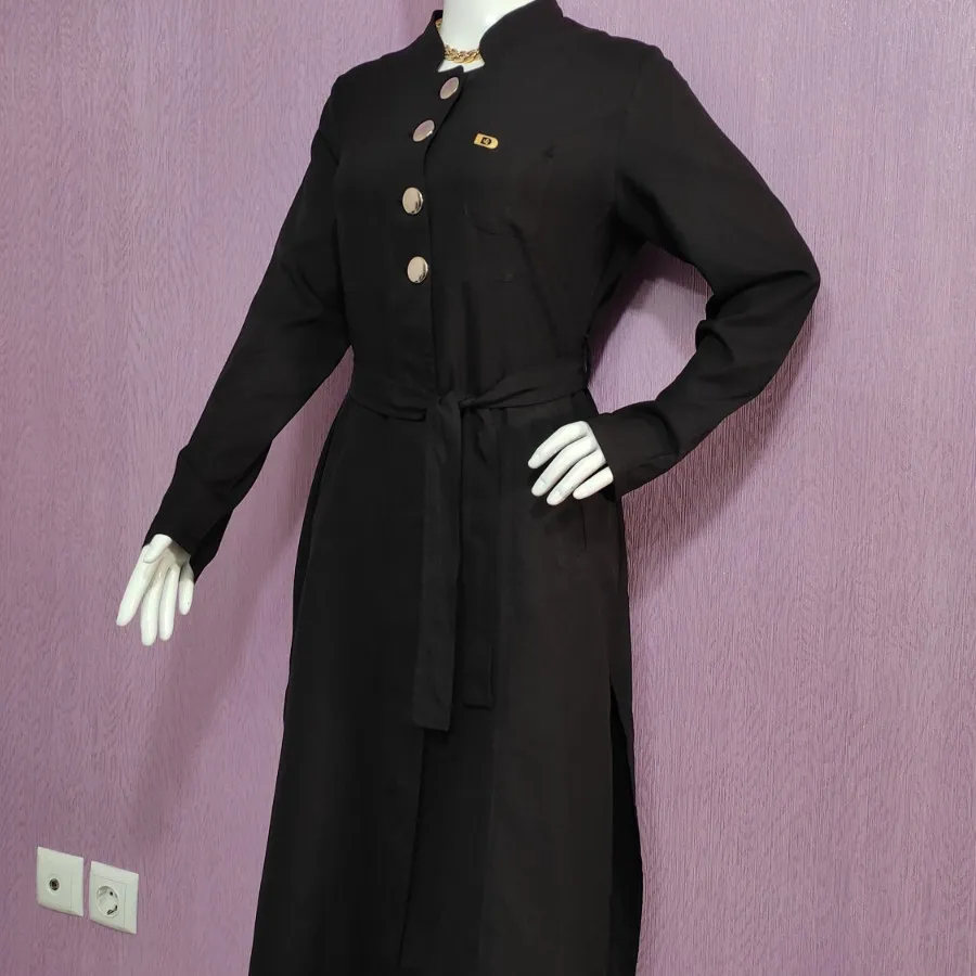 مانتو مشکی دکمه طلایی
