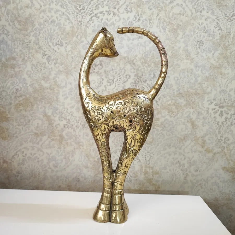 مجسمه برنجی بزرگ و سنگین