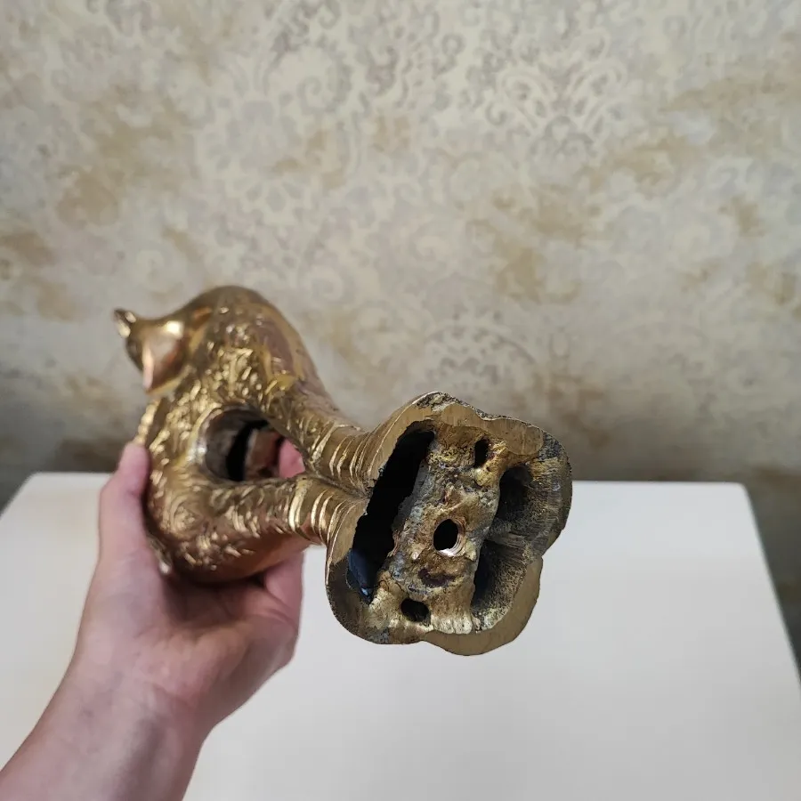 مجسمه برنجی بزرگ و سنگین