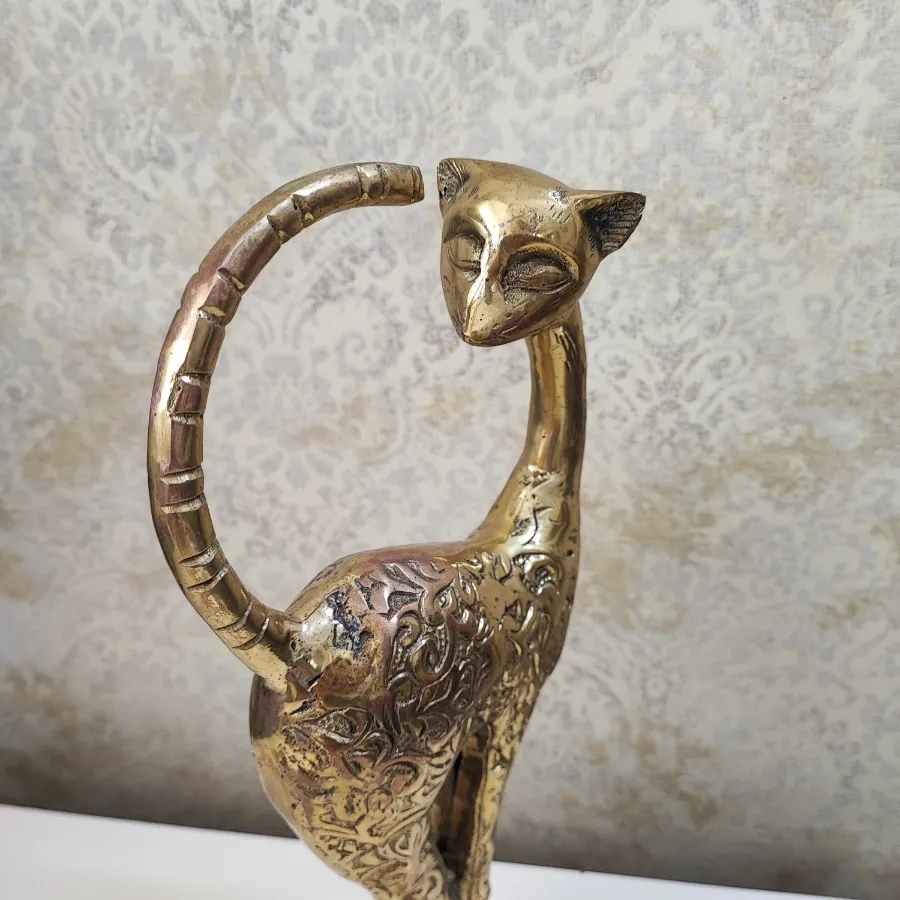 مجسمه برنجی بزرگ و سنگین