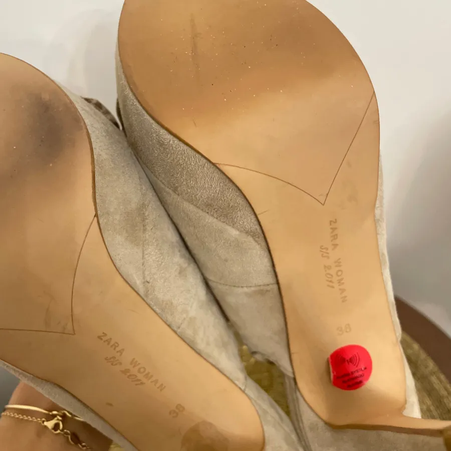 کفش مجلسی پاشنه دار zara