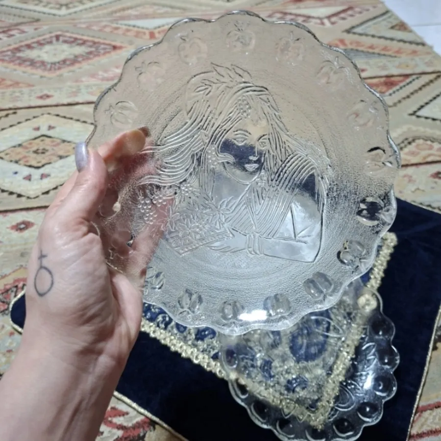 یک دست پیش دستی بلوری
