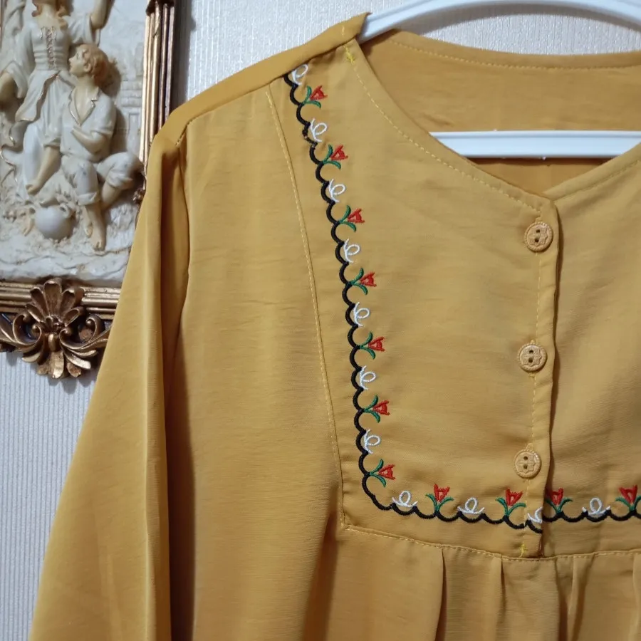 شومیز گلدوزی دار