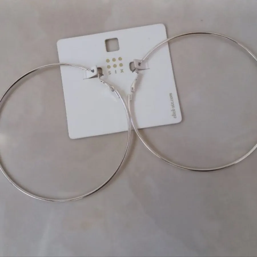 گوشواره حلقه ای بزرگ