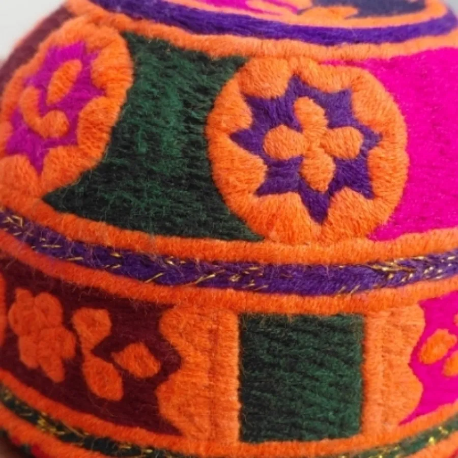 کلاه سنتی سوزن دوزی