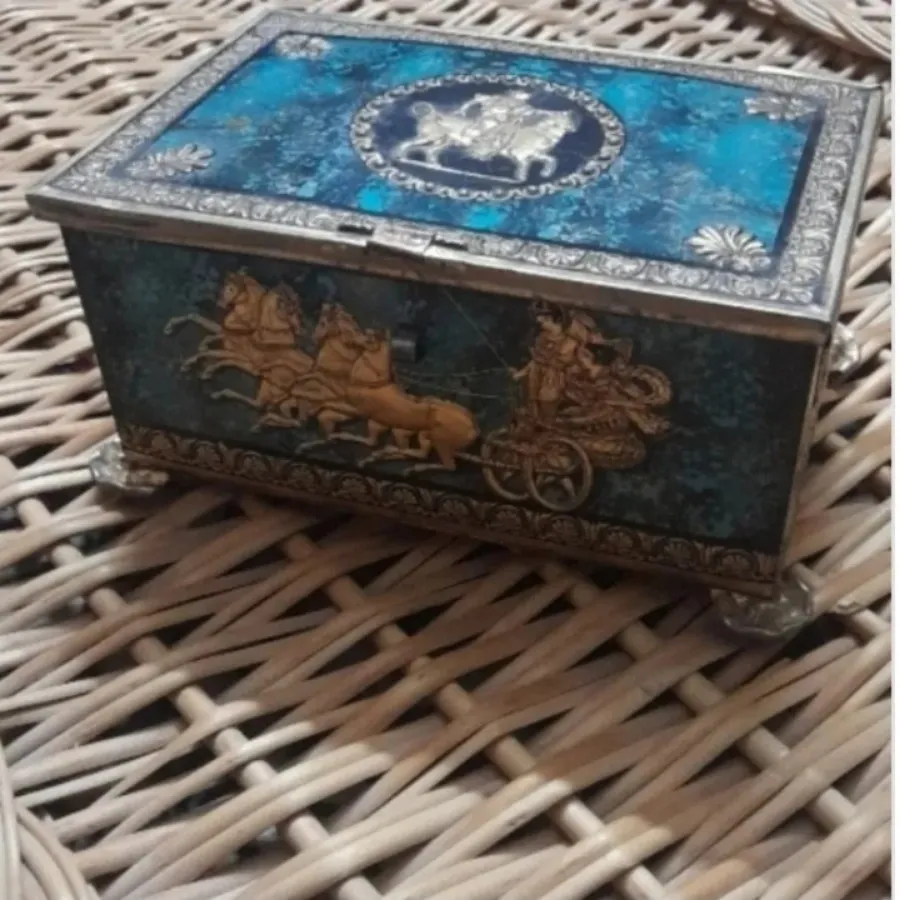 جعبه قدیمی