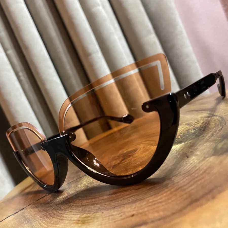 عینک گربه‌ای خارجی