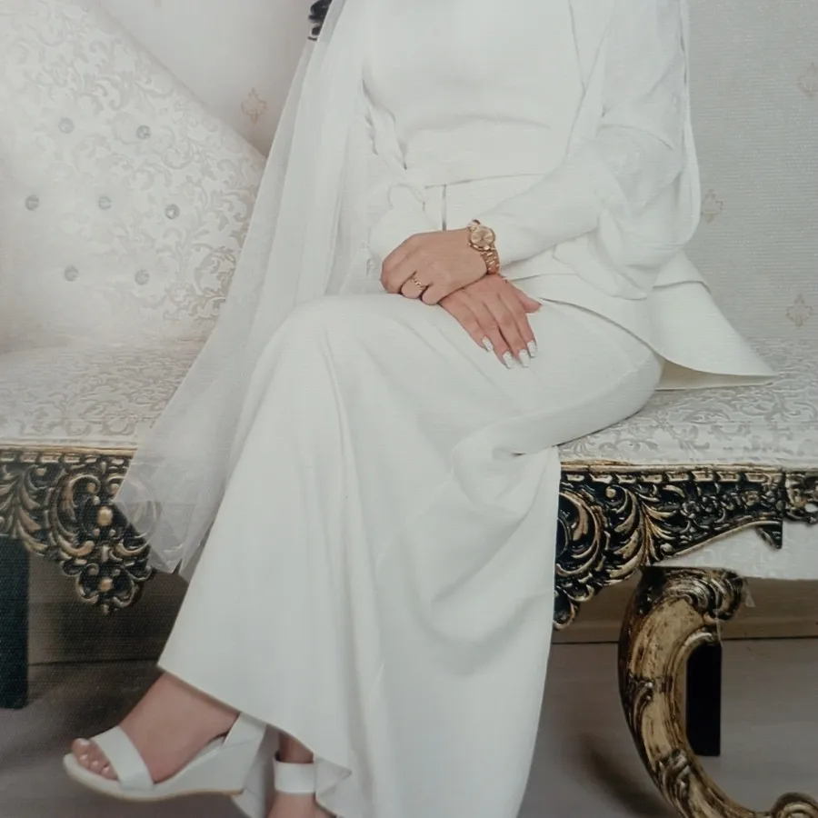 لباس عقد