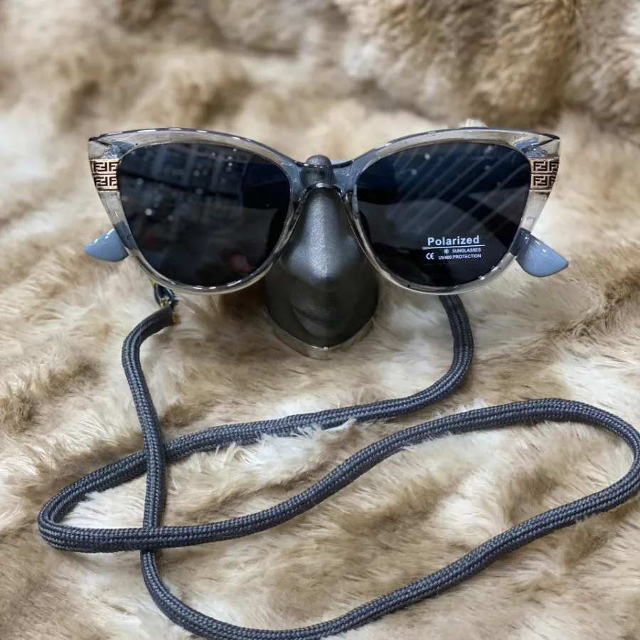 Polarized optic